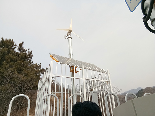 M2信号塔风光互补监控